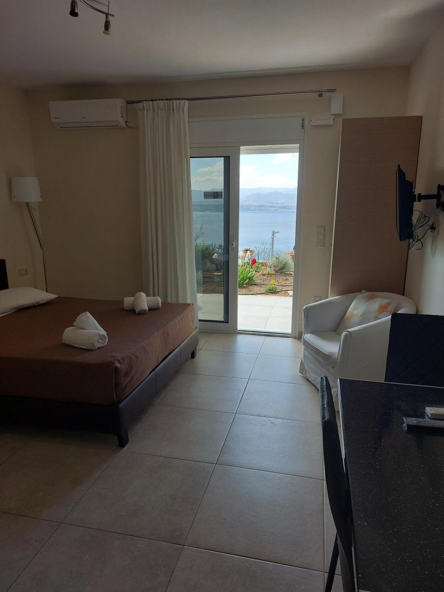 Aegean View Villa 루트라키 외부 사진